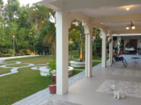 Casa Familya Hotels in Batac