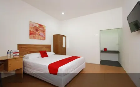 RedDoorz Plus Near Plaza Indonesia