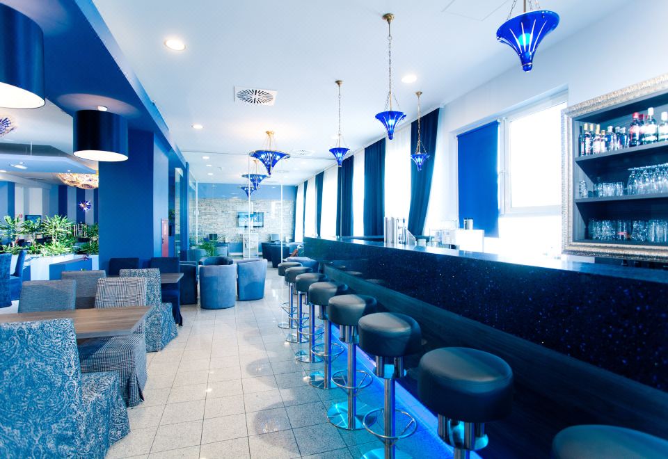 2. 레나스 도나우 ..