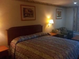 Traveler Inn and Suites