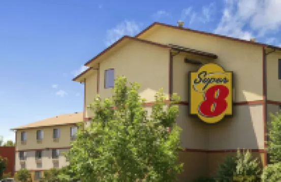Super 8 by Wyndham Kennewick Hotel di 