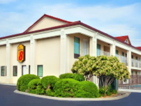 Super 8 by Wyndham Ringgold/Chattanooga Area Hotels in Ringgold