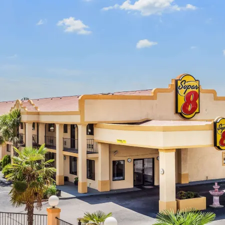 Super 8 by Wyndham Stockbridge