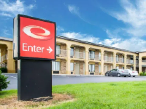 Econo Lodge Hotels in Simpson County
