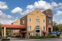 Hotel Vinea, a Travelodge by Wyndham Hotels in Healdsburg
