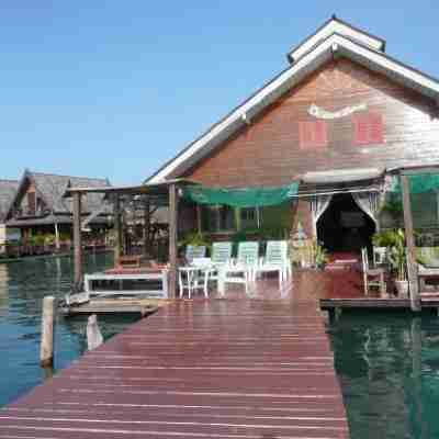 Oceanblue Guesthouse Hotel Exterior