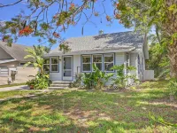 Lovely Cottage Near Downtown Stuart and Beaches Hotels in Stuart