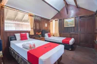 RedDoorz Near Farmhouse Lembang Hotels in Parongpong