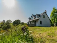 Ceilidhtail Cottage Hotel dekat Loch Ness