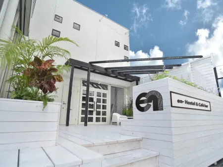 En- Hostel & Café Bar