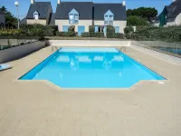 Les Villas de Kermaria - مسبح