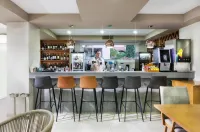 Sun and Sea Plus Resort - bar