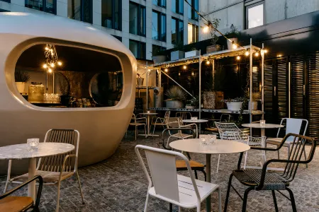 Ruby Luna Hotel Dusseldorf Отели рядом с достопримечательностью «Neuer Zollhof»