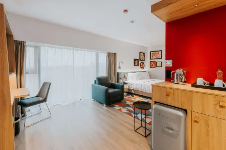 Hampton by Hilton Warsaw Reduta