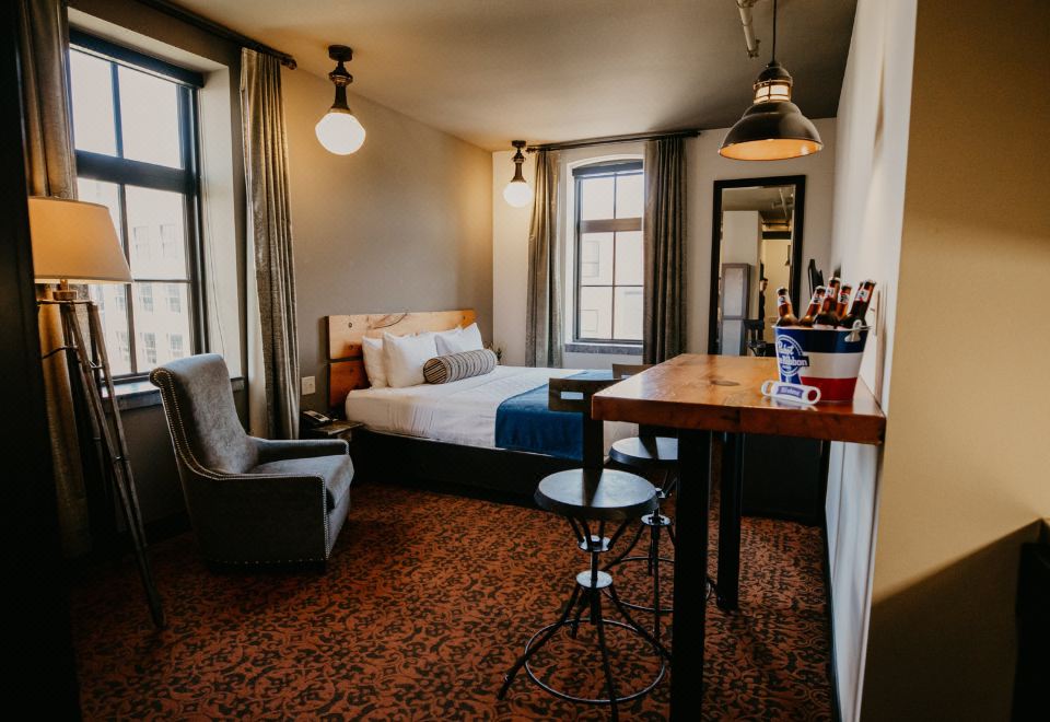 Brewhouse Inn And SuitesOver view