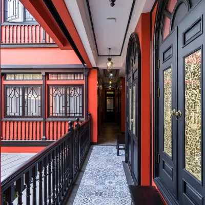 De Phanakron Boutique Hotel Hotels near Kurusapa