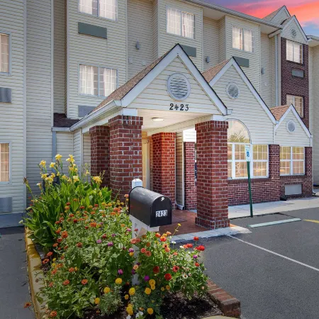 Microtel Inn & Suites by Wyndham Cordova Memphis I-40 East Отели рядом с достопримечательностью «Галерея Вулфчейс»
