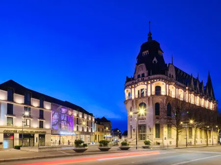 Hôtel Mercure Chartres Centre Cathédrale Отели в г. Люсе