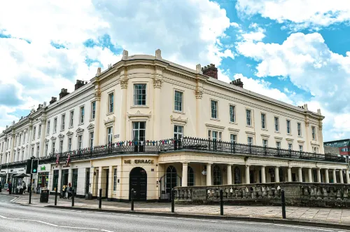 Victoria Colonnade Aparthotel Hotel a Leamington Spa