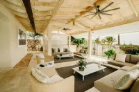 Beach House with Private access to the beach for 24 guest