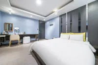 Anseong W Hotels near Seoil Farm