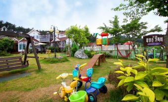 Taean (Anmyeondo) Taeyangeun Gadeuki Pets Friendly Pension