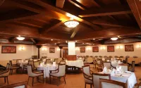 Gokulam Grand Resort & Spa, Kumarakom - breakfast