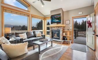 Fairmont Creek Propery Rentals the Residences