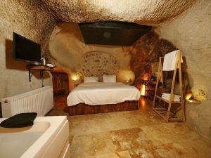 Crassula Cave Hotel