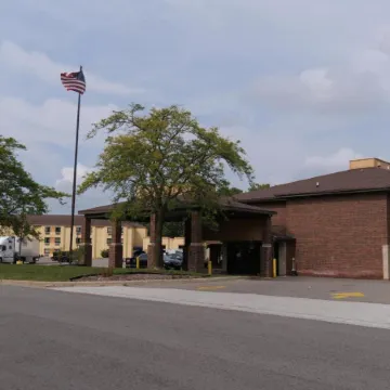 Baymont by Wyndham Flint Airport North