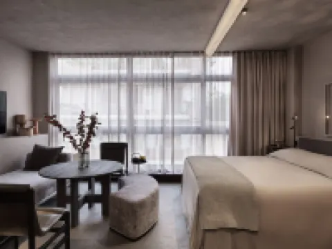 โมนาสติก ลิฟวิ่ง อิน เอธีนา