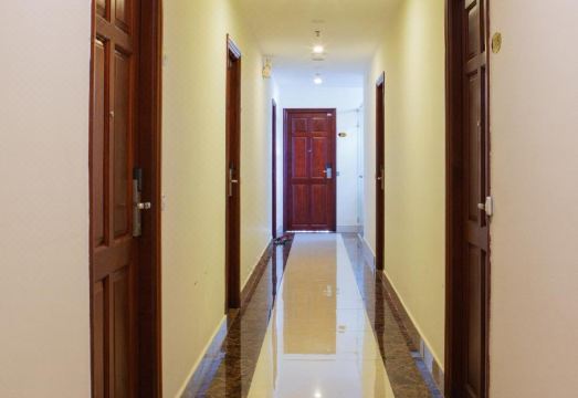 골다 호텔 로비