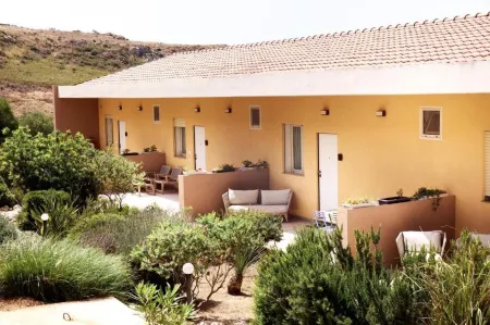 Luna Minoica Suites and Apartments