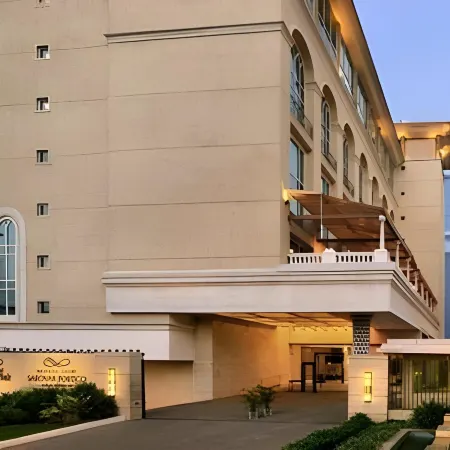 Majestic Court Sarovar Portico