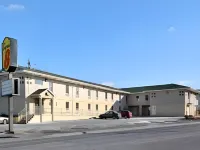 Super 8 by Wyndham Allentown Hotels in Lehigh County