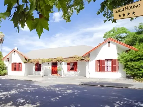 GuBas de Hoek Meet Eat Sleep