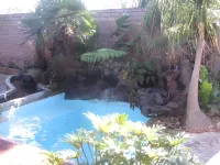 A la Martha's Air-Port Guest House - Private Pools