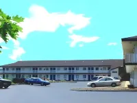ヒルトップ イン - 駐車場