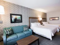 Holiday Inn & Suites CALGARY SOUTH - CONFERENCE CTR by IHG Отели рядом с достопримечательностью «Железнодорожная станция Heritage C Train»