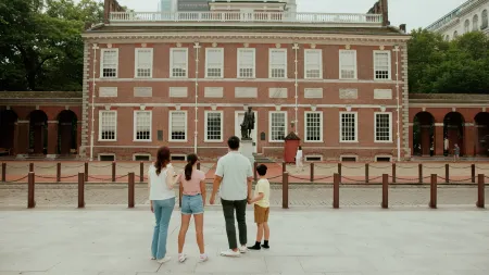 Loews Philadelphia Hotel Отели рядом с достопримечательностью «Пеннс Ландинг»