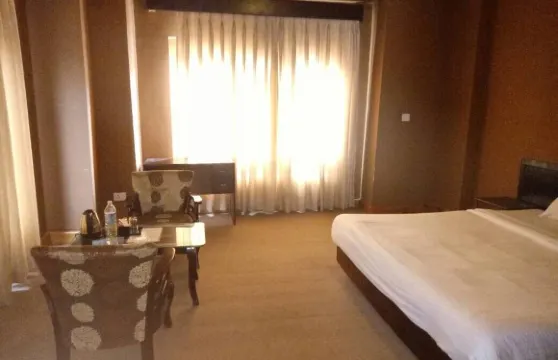 多吉歐石楠酒店