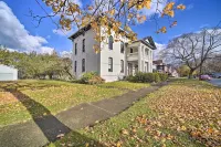 Historic Family Home 2 Mi to Lake Erie and Zoo! Hotels near Warner Theatre