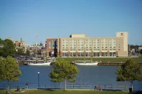 DoubleTree by Hilton Hotel Bay City-Riverfront Hotels in Bay City