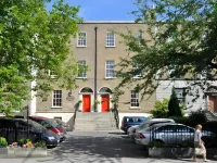 Waterloo Town House & Suites Hotels near University College Dublin