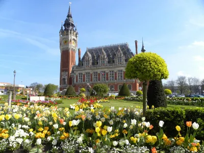 Holiday Inn Calais Hotels near Le Monument des Sauveteurs