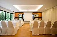 Crystal Jade Hotel