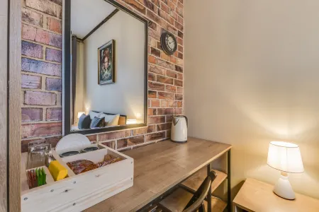 Zamok na Nikolskoy Gostevoy Dom