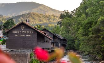 Historic Rocky Waters Inn, A Small Luxury Hotel