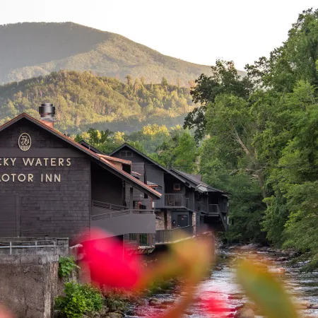 Historic Rocky Waters Inn, A Small Luxury Hotel