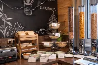 COOEE alpin Hotel Dachstein - servizio colazione